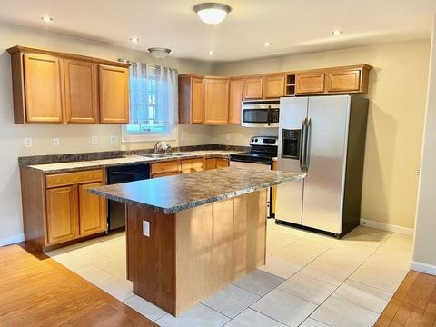 13 Ruskin St, Springfield, MA 01108 photo 2