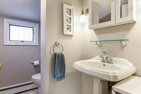 8 Oakcrest Rd, Needham, MA 02492 photo 19
