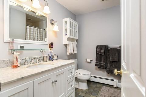 8 Oakcrest Rd, Needham, MA 02492 photo 18