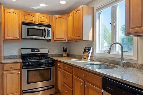 75 Green St #4, Reading, MA 01867 photo 4