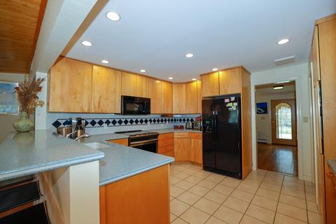 11 Amelia Rd, Needham, MA 02494 photo 6