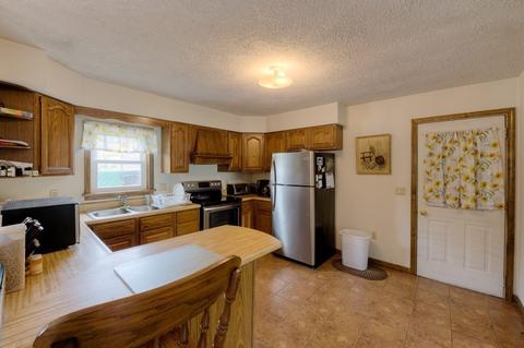 23 Riverside St, Palmer, MA 01069 photo 6