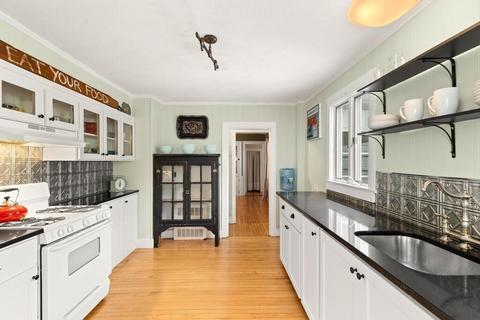13 Elliott St, Reading, MA 01867 photo 5