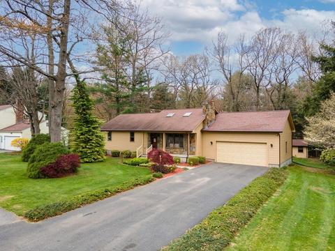 21 Sterling Dr, Easthampton, MA 01027 photo 1