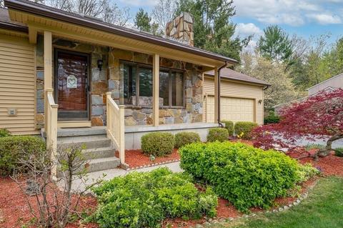 21 Sterling Dr, Easthampton, MA 01027 photo 4