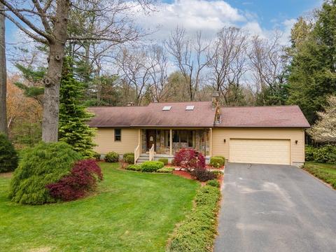 21 Sterling Dr, Easthampton, MA 01027 photo 2