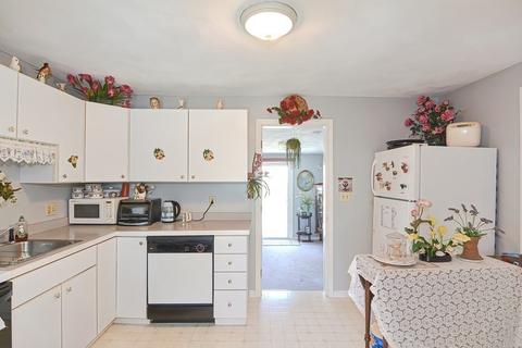 33 Markham Cir, Ayer, MA 01432 photo 4