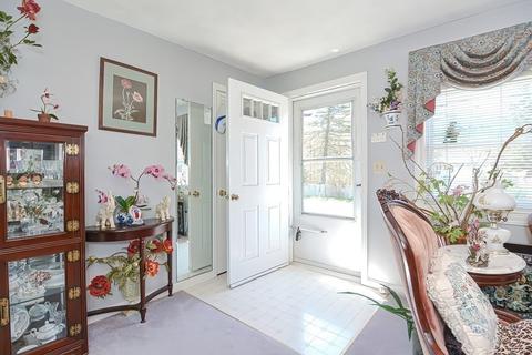 33 Markham Cir, Ayer, MA 01432 photo 12
