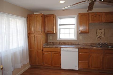 124 Ocean Ave, Warwick, RI 02889 photo 8
