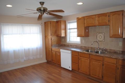 124 Ocean Ave, Warwick, RI 02889 photo 9