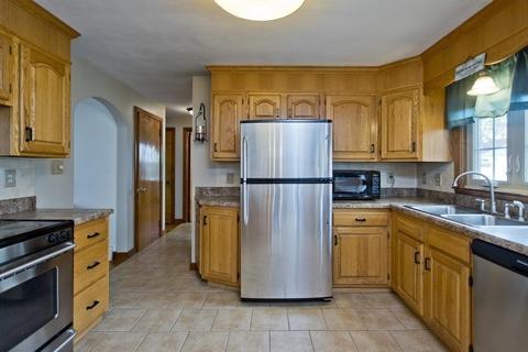 16 Hyde Ave, Chicopee, MA 01020 photo 8