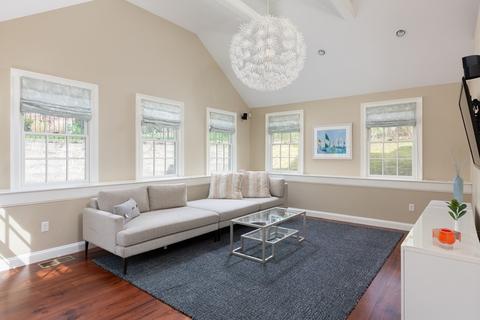 74 Colbert Rd E, Newton, MA 02465 photo 12
