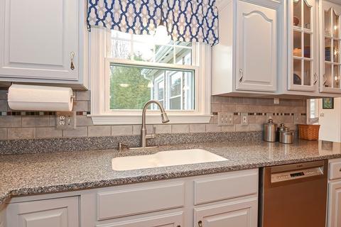 17 Josiah Dr, Upton, MA 01568 photo 11
