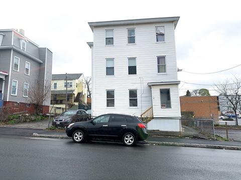 8 Barclay St, Worcester, MA 01604 photo 2