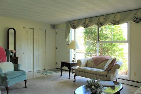 72 Gregory Rd, Framingham, MA 01701 photo 4