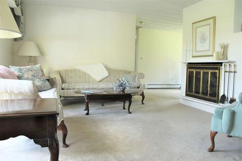 72 Gregory Rd, Framingham, MA 01701 photo 3