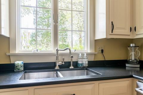 16 Middle St, Hingham, MA 02043 photo 10