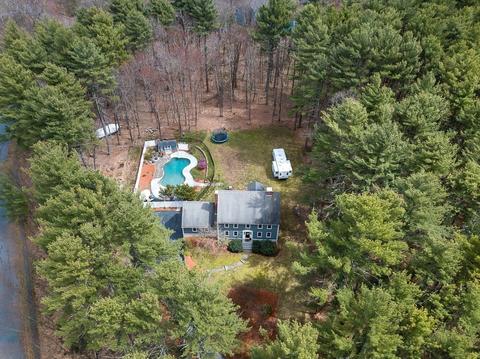70 South St, Upton, MA 01568 photo 1