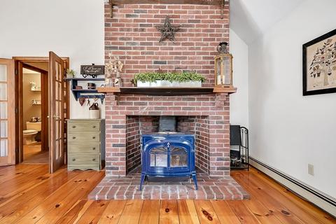 70 South St, Upton, MA 01568 photo 6