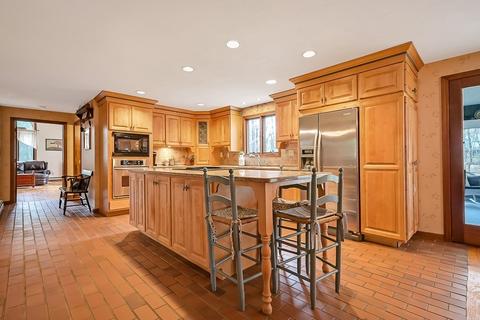 70 South St, Upton, MA 01568 photo 7