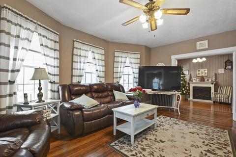 44 Webber St, Lowell, MA 01851 photo 4