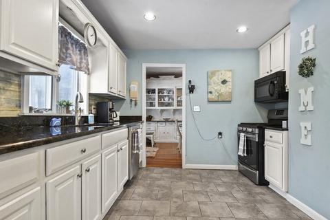 44 Webber St, Lowell, MA 01851 photo 10