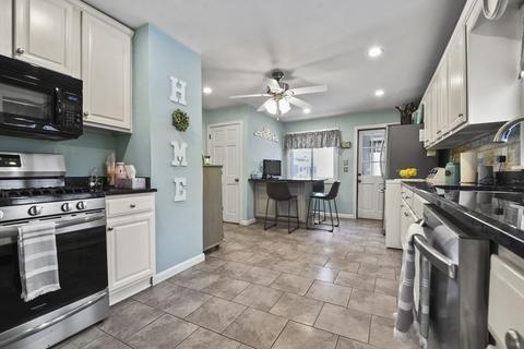 44 Webber St, Lowell, MA 01851 photo 9