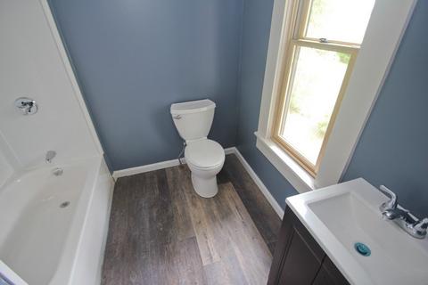 103 Thompson St, Springfield, MA 01109 photo 25