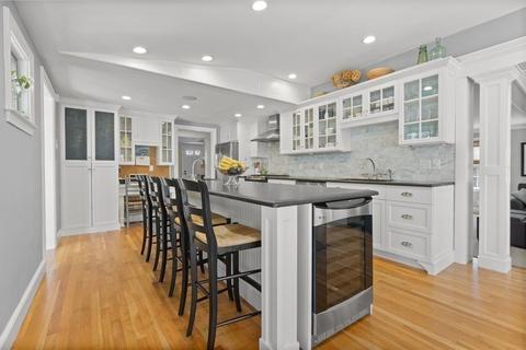 27 Fairview St, Hingham, MA 02043 photo 3