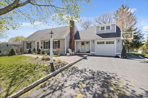 27 Fairview St, Hingham, MA 02043 photo 1