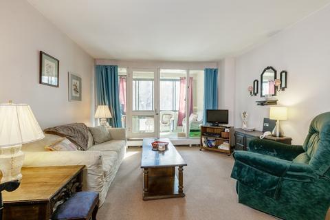 38 Juniper St #112, Brookline, MA 02445 photo 2