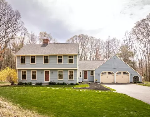 152 East St, Upton, MA 01568 photo 1
