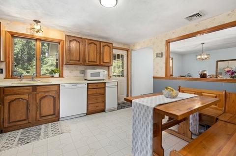 375 Central St, Rowley, MA 01969 photo 12