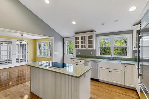 28 Lantern Ln, Sharon, MA 02067 photo 2