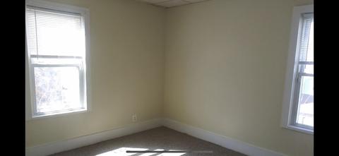 566 Bradford Ave, Fall River, MA 02721 photo 4