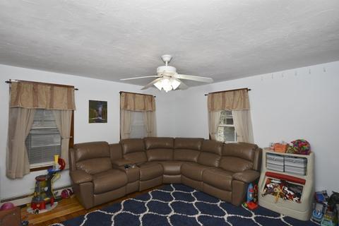 281 West St, Gardner, MA 01440 photo 2