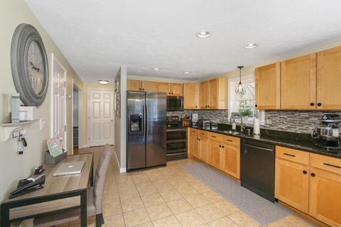 20 El Caney Rd, Worcester, MA 01603 photo 9