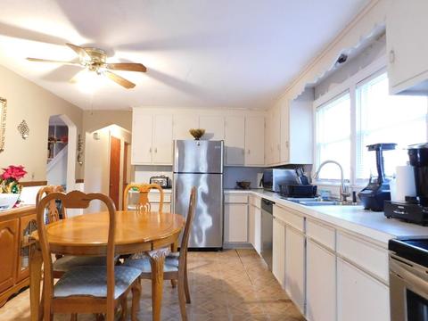 83 Wilton St, Springfield, MA 01109 photo 9