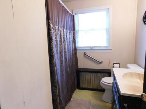 83 Wilton St, Springfield, MA 01109 photo 10