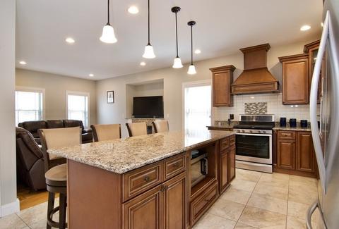 130 Benz St, Springfield, MA 01118 photo 7