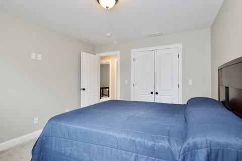 130 Benz St, Springfield, MA 01118 photo 32