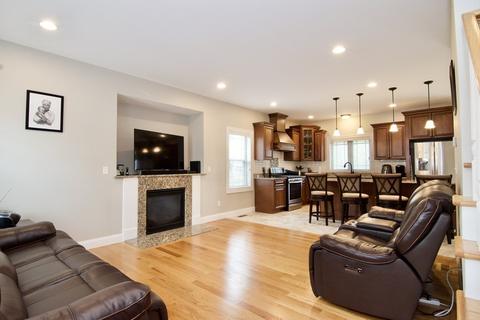 130 Benz St, Springfield, MA 01118 photo 14