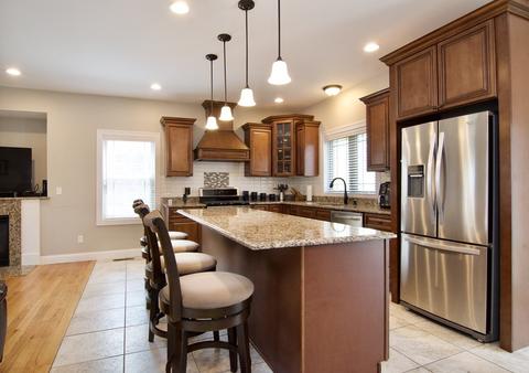 130 Benz St, Springfield, MA 01118 photo 4
