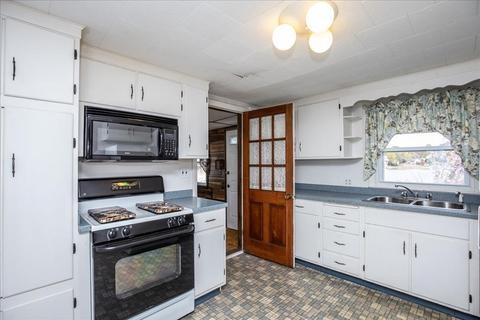 3 Tibbetts Ave, Danvers, MA 01923 photo 21