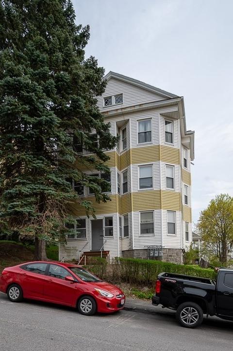 9 Caroline St, Worcester, MA 01604 photo 3