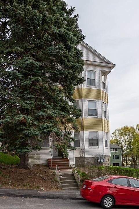 9 Caroline St, Worcester, MA 01604 photo 4
