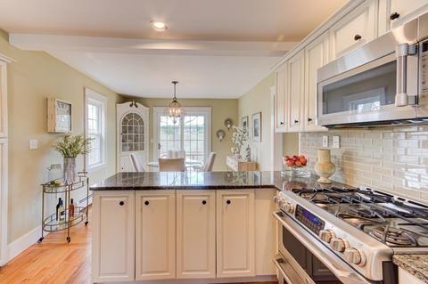 5 Russell Ave, Upton, MA 01568 photo 9