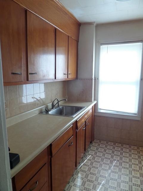 142 Jencks St, Fall River, MA 02723 photo 4
