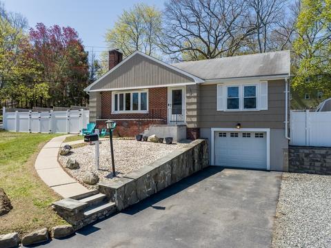 31 Pershing Ave, Framingham, MA 01702 photo 1