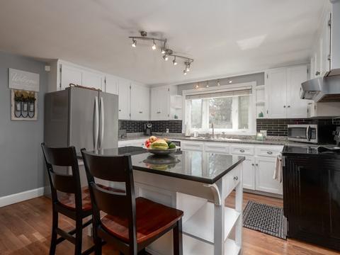 31 Pershing Ave, Framingham, MA 01702 photo 3